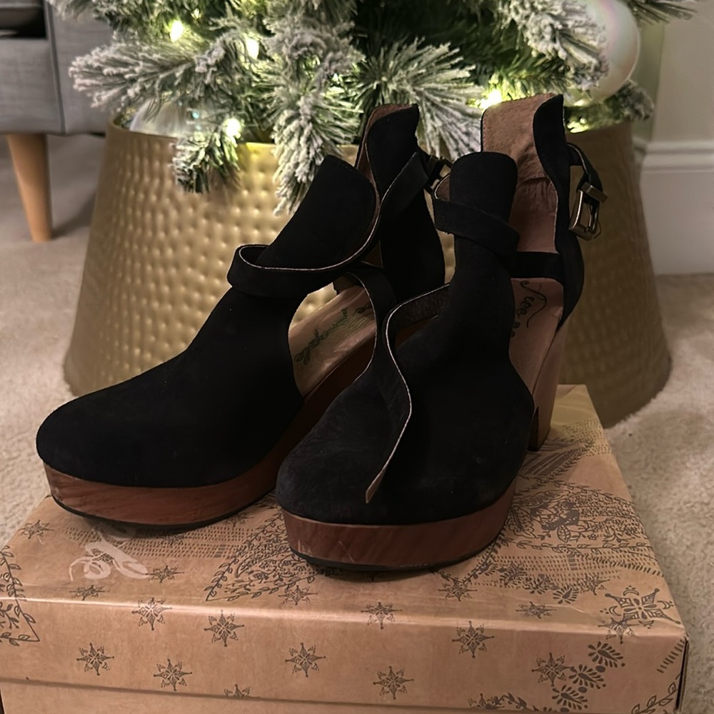 Free People Black Cedar Clog